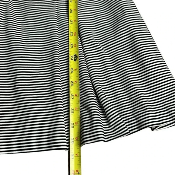 Guess dress ,women S. Black & White striped,fit & flare,pleats,V-neck,classic,EC - Picture 12 of 15